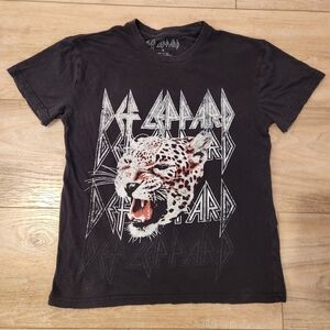 Def Leppard Graphic T-Shirt